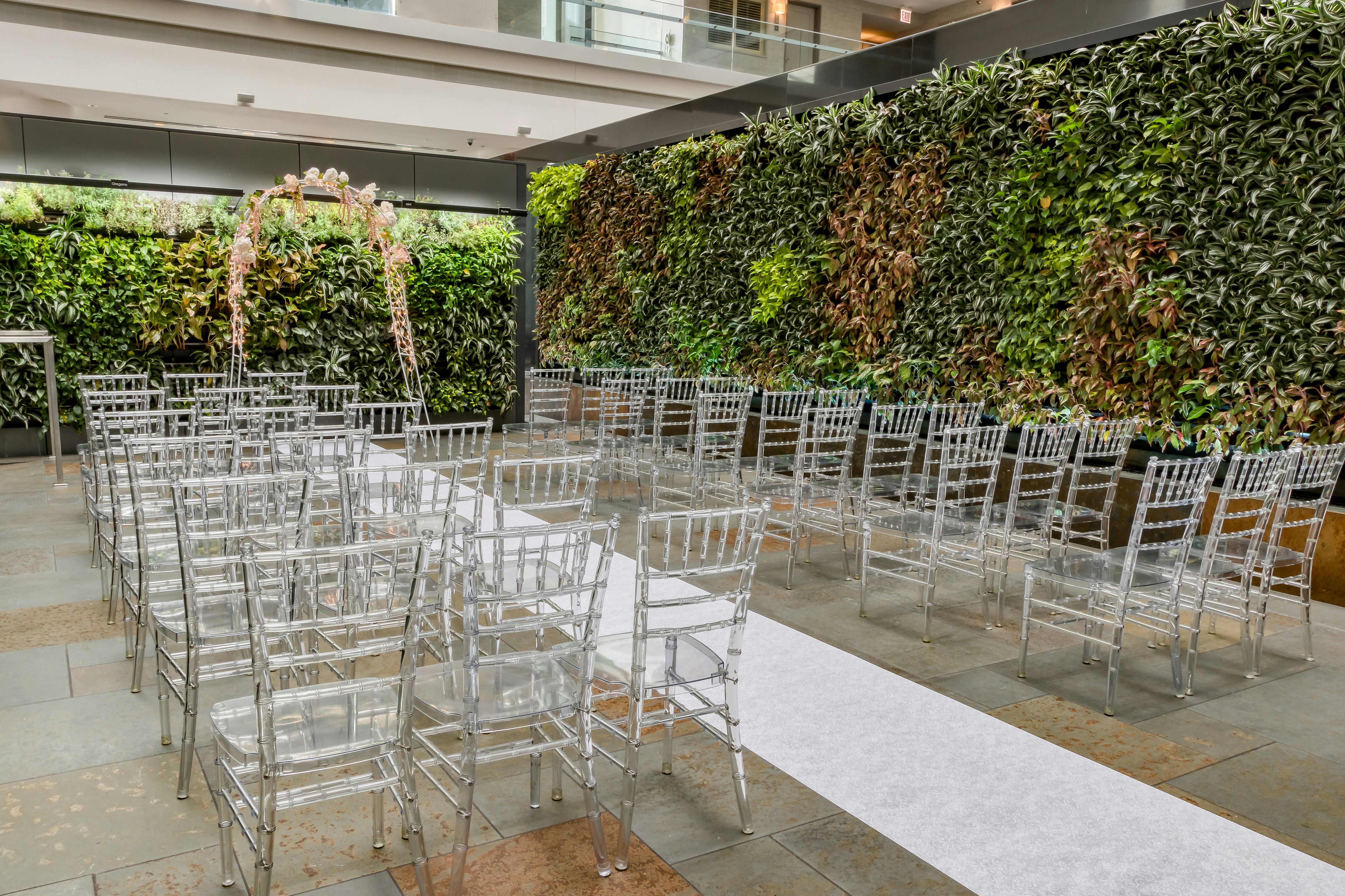Embassy Suites by Hilton Chicago Downtown Magnificent Mile 35/53