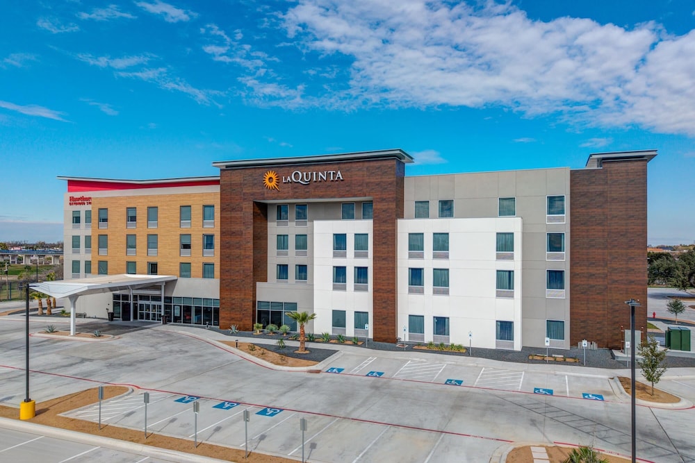 La Quinta Inn & Suites by Wyndham Eagle Pass 3/42