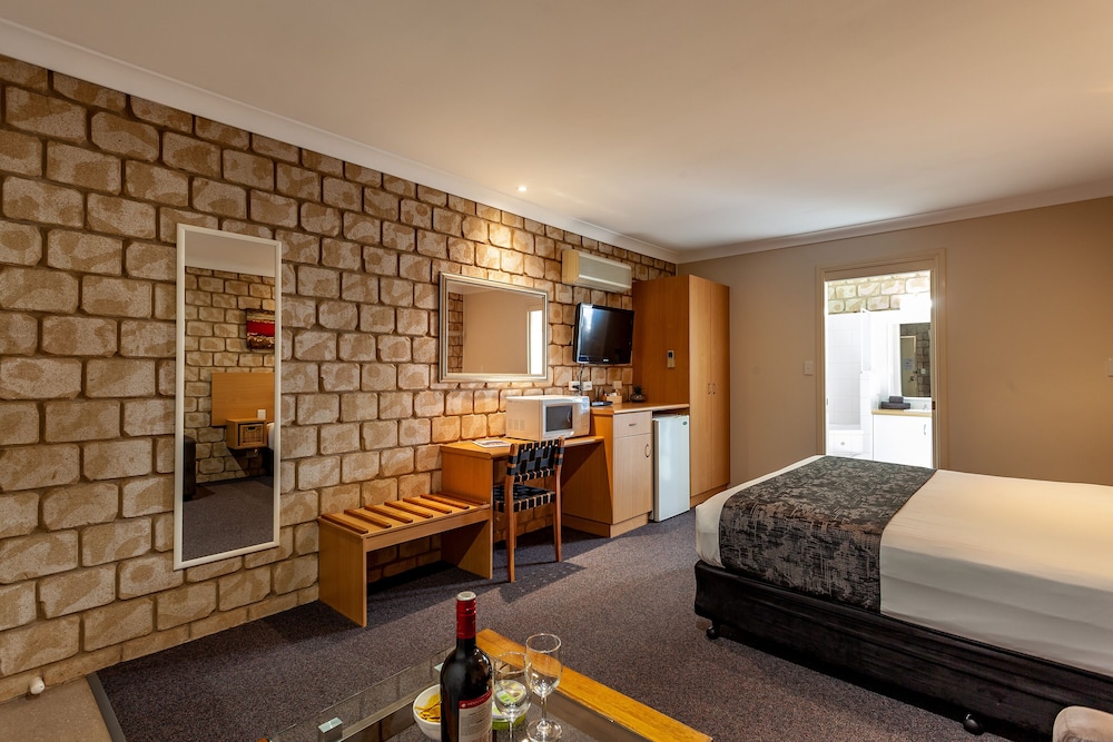 Great Divide Motor Inn 30/49