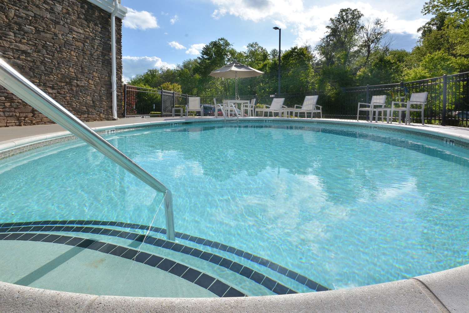 Country Inn & Suites by Radisson, Asheville West near Biltmore 8/12