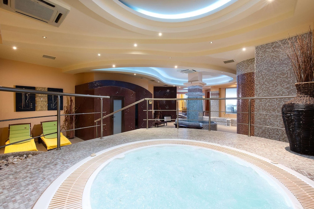 Alexandros Palace Hotel and Suites 57/83