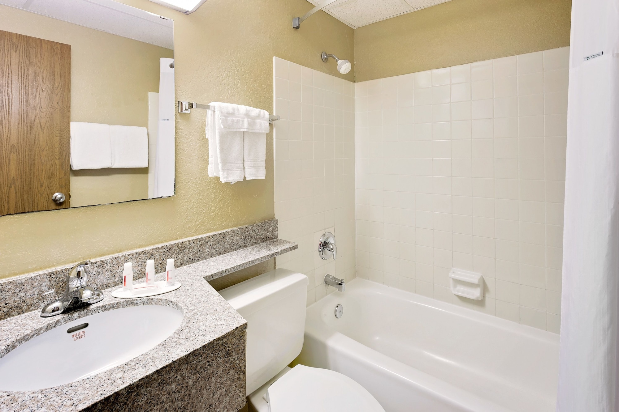 Upgrade, 2 Queen Beds، Days Inn by Wyndham Winona 10/10