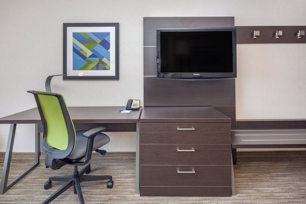 Holiday Inn Express Hotel Suites Bishop 60/75
