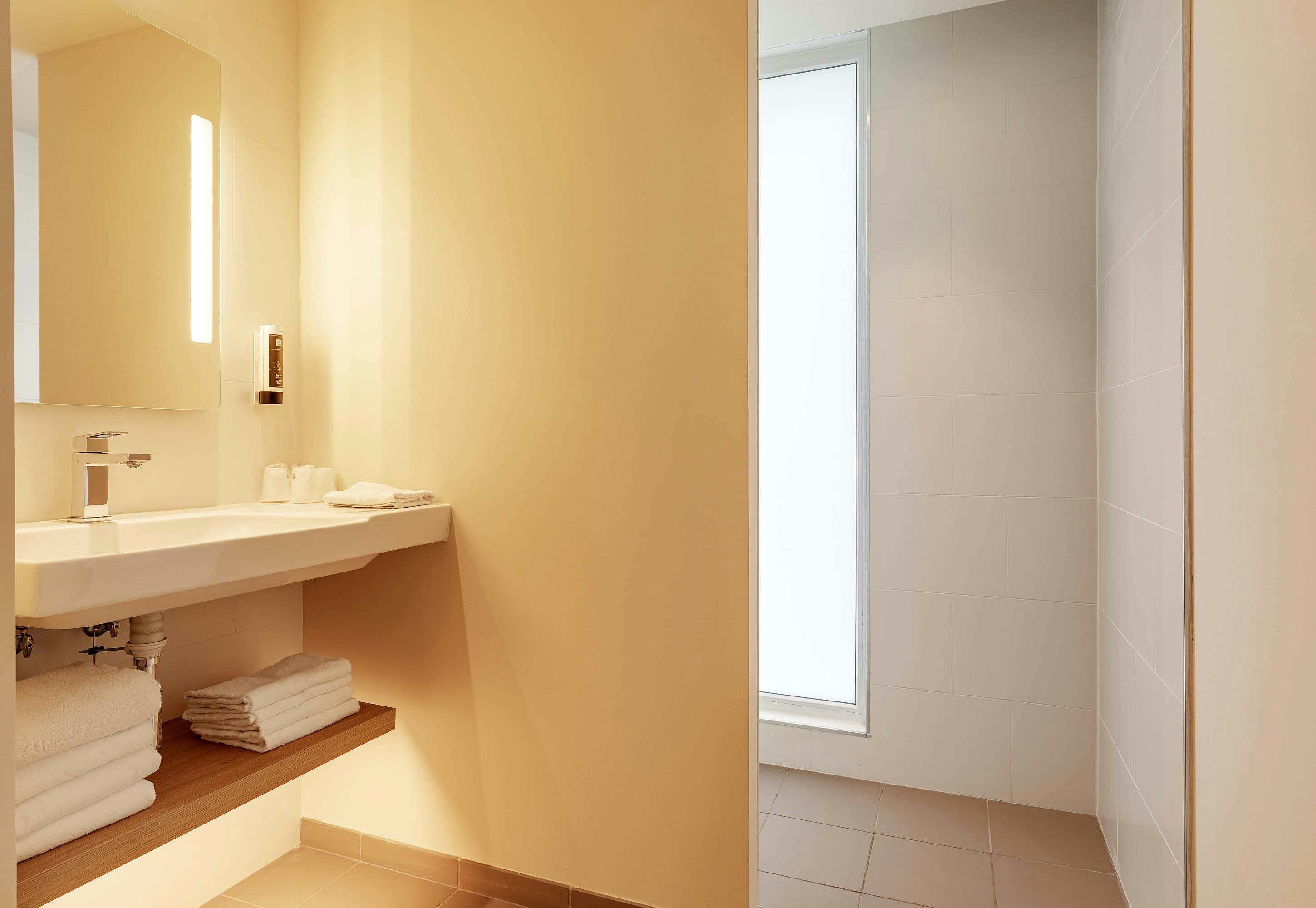 B&B HOTEL Lille Lillenium Eurasante 30/30