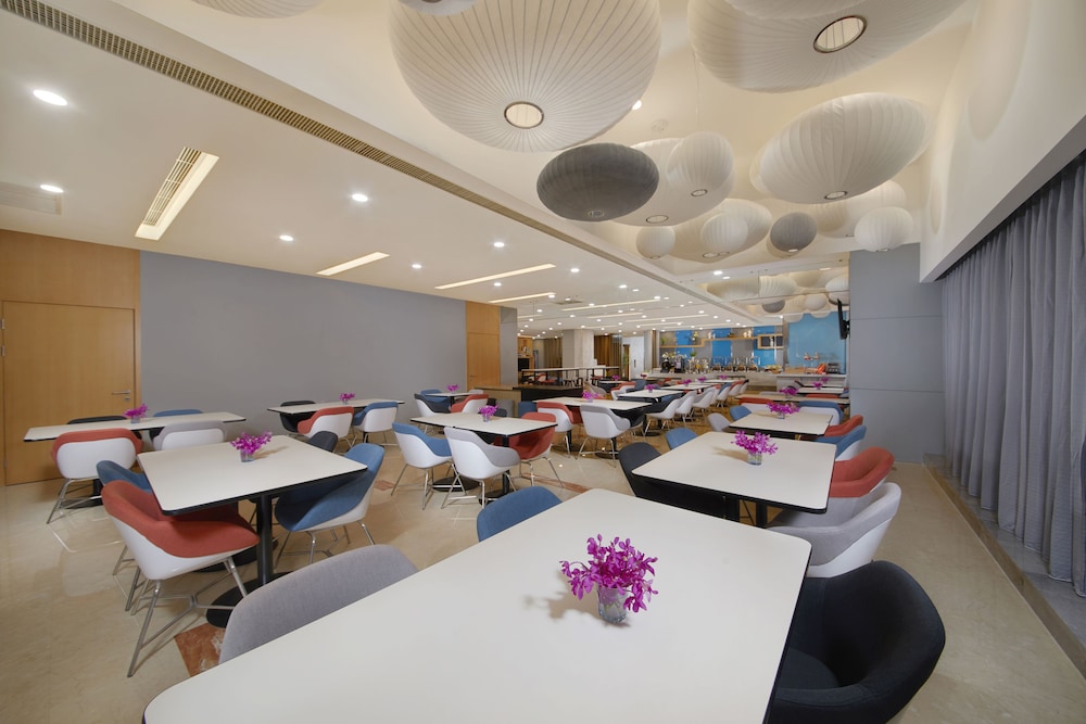 Holiday Inn Express Zhengzhou Zhengdong 56/73