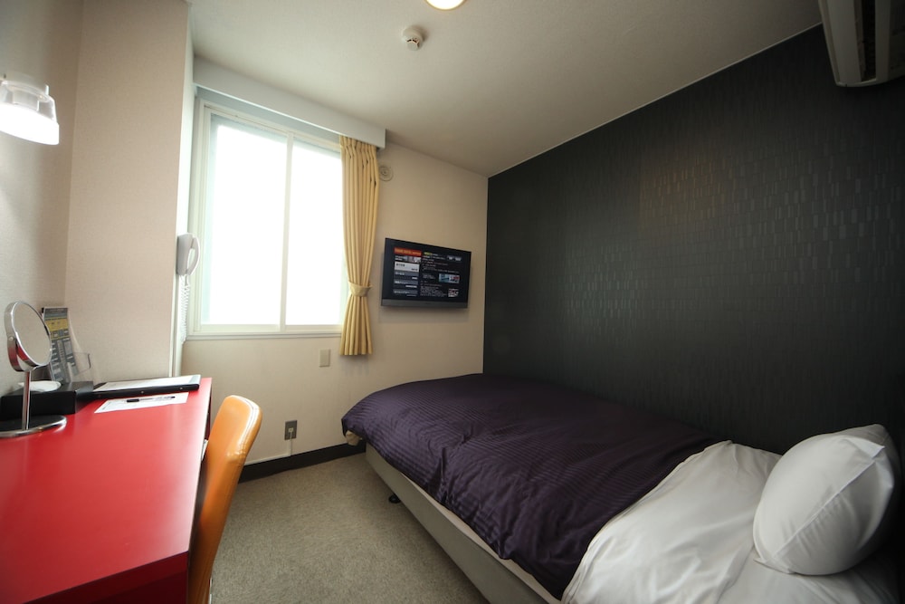 SEMI ROOM, SEMI DOUBLE BED, SMOKING