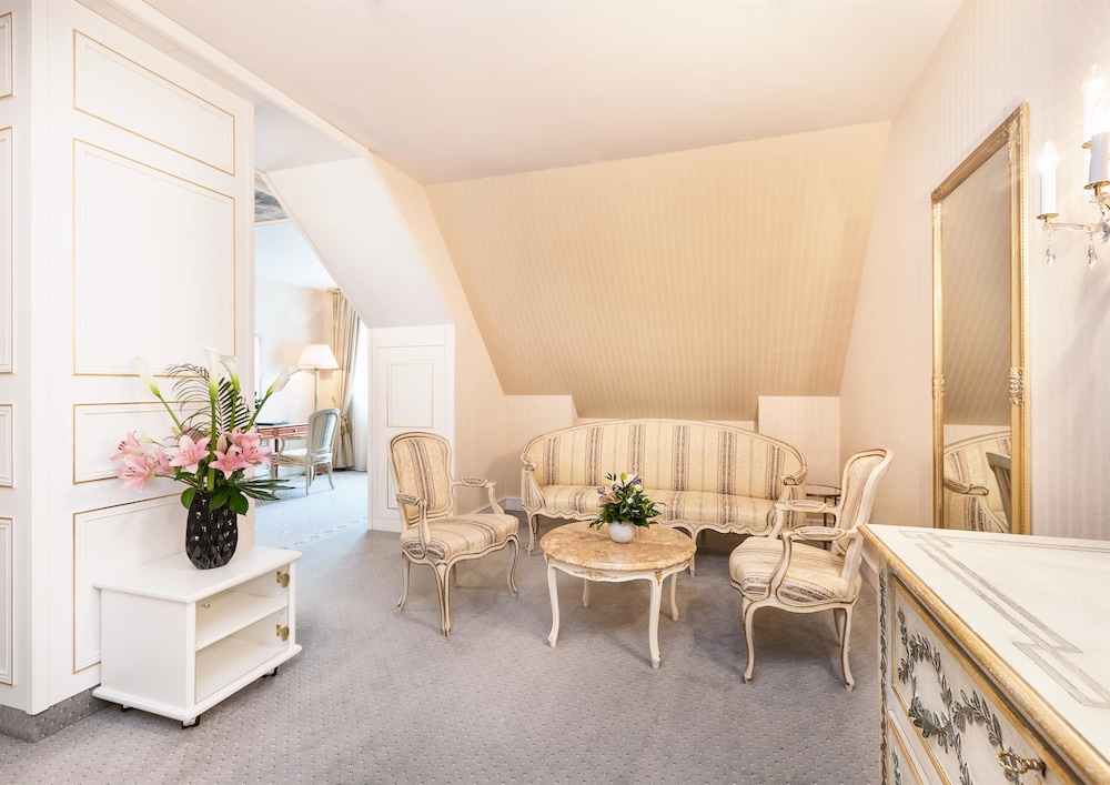Best Western Premier Grand Hotel Russischer Hof 53/67