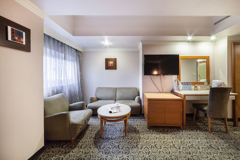 Ferrary Hotel 36/50