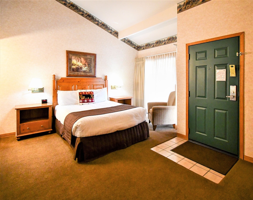 1 Bedroom, Condo, Queen Bed, Lake Side, Sofa