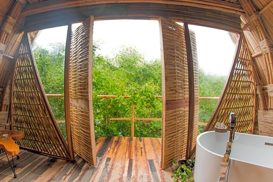 Mamasan Treehouses & Cabins 24/50