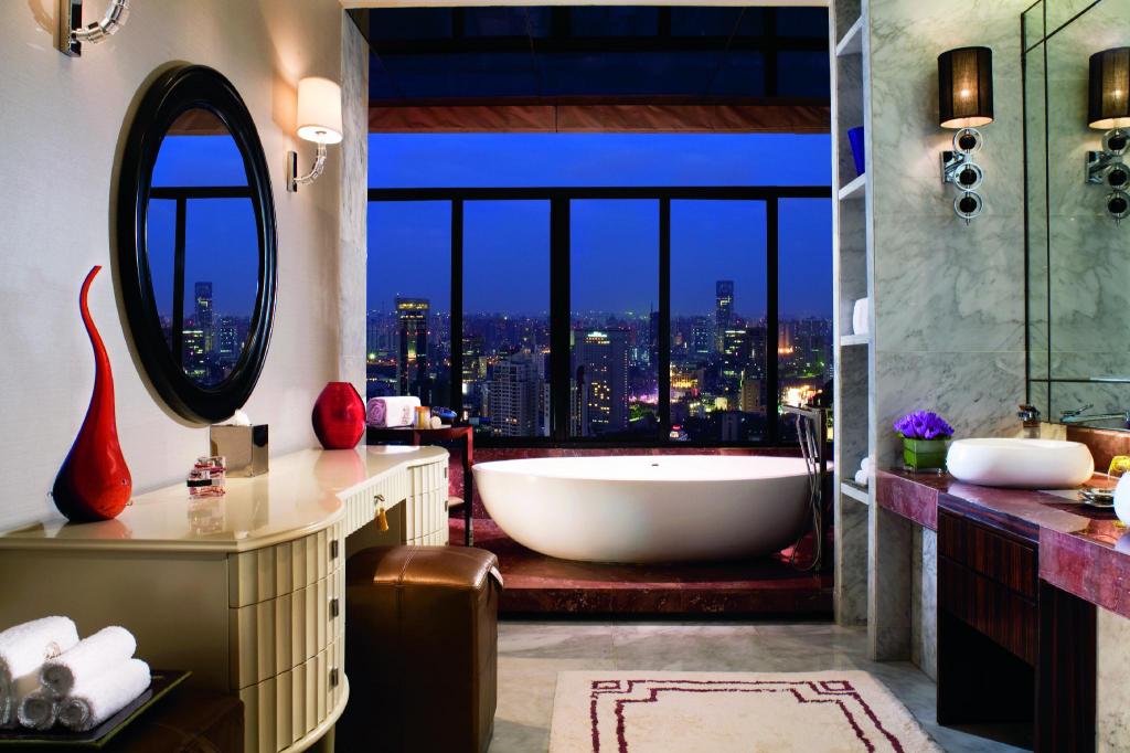 جناح رئاسي بسرير كينج مع دخول صالة النادي، Portman Ritz Carlton 2/2