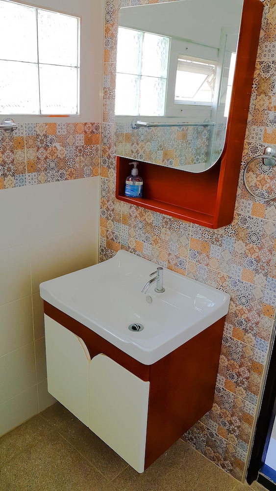 Ambrosial Suites 39/42