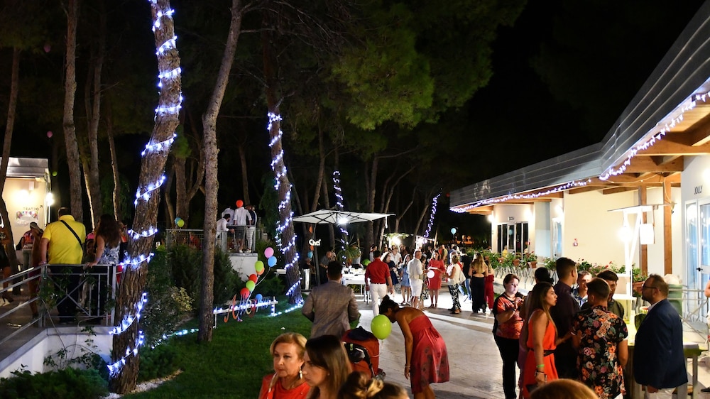 SIRA RESORT 56/71