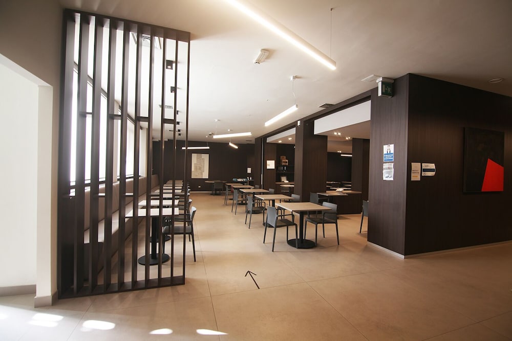 restaurant-cafeteria