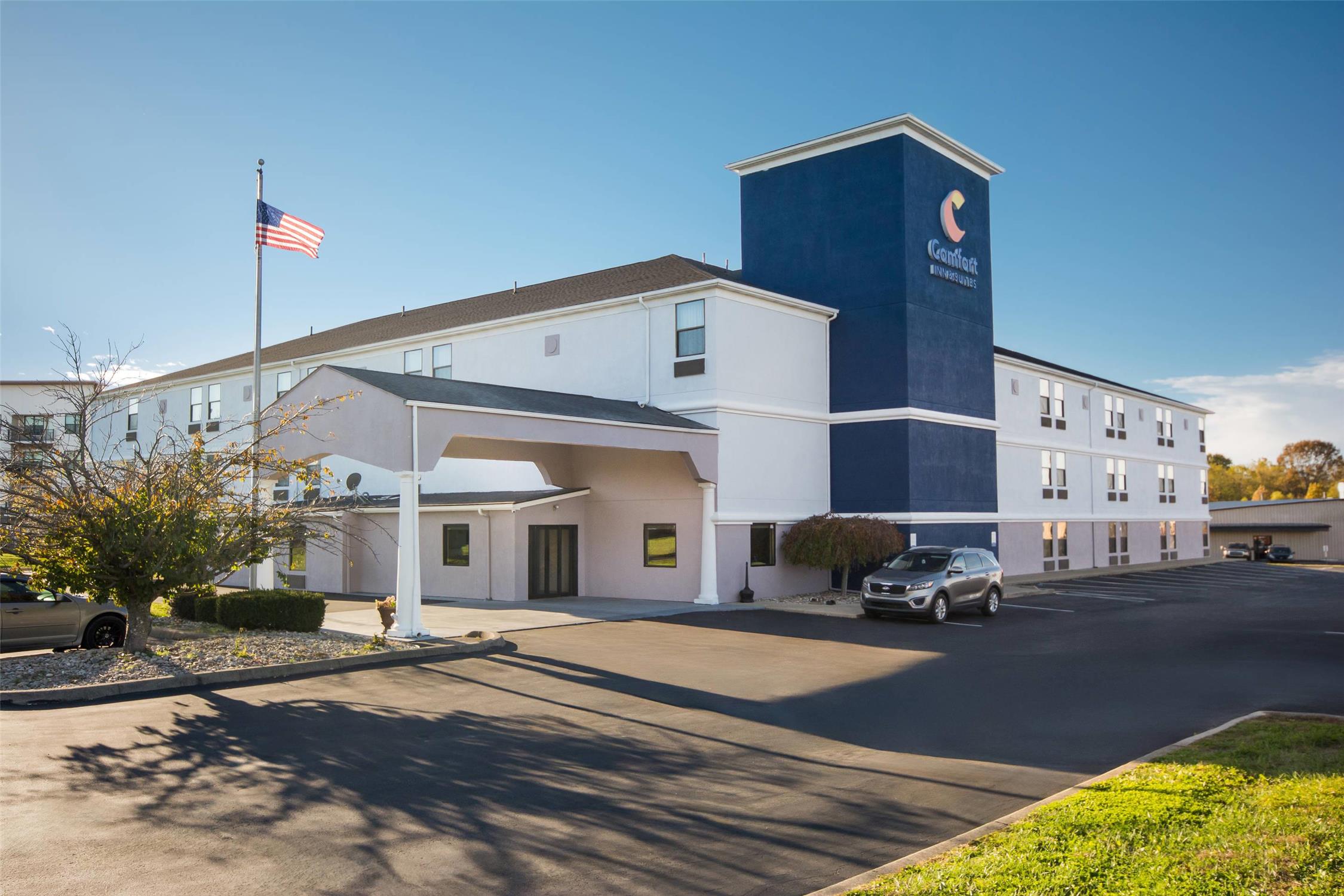 Comfort Inn & Suites Cincinnati Eastgate 40/40