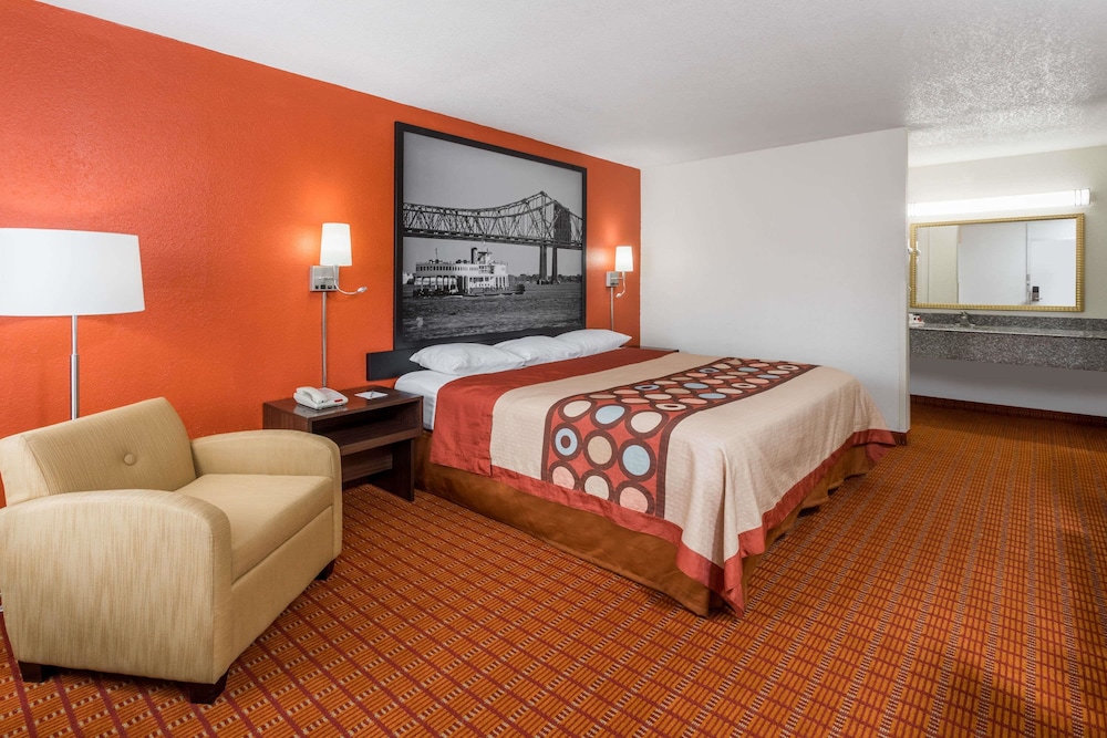 Super 8 by Wyndham Baton Rouge/I-10 8/31