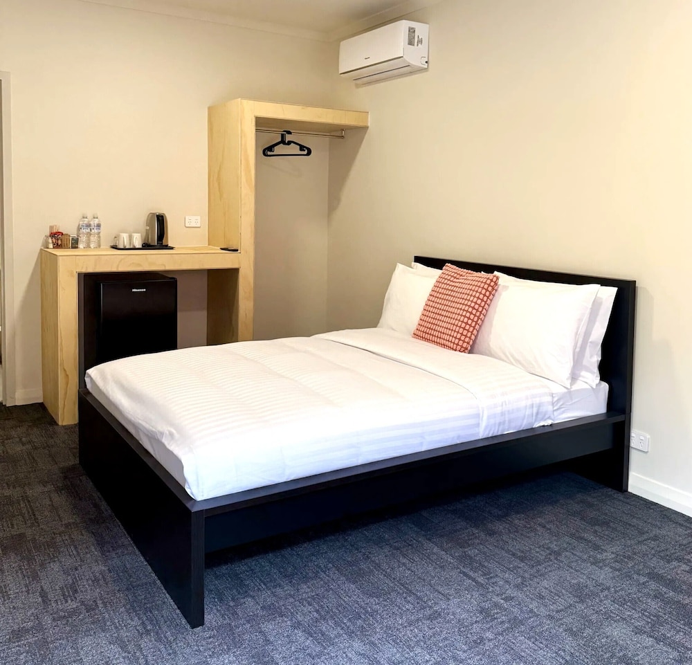 Gallery Hotel 18/71