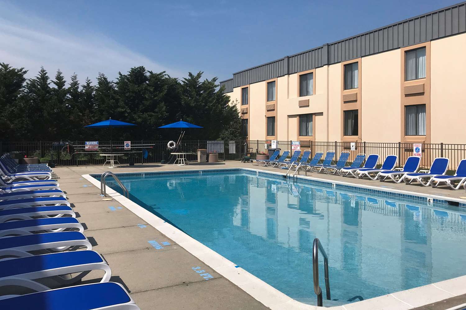 Clarion Hotel & Conference Center Toms River 11/12