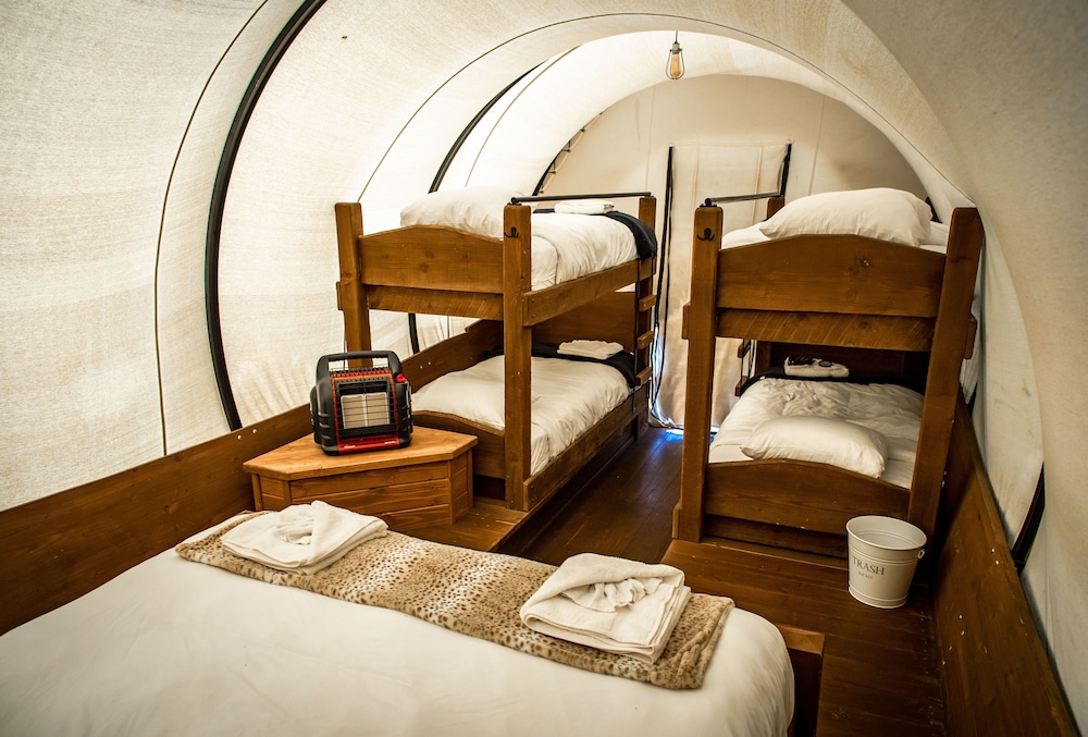 Conestoga Ranch Glamping Resort 77/100