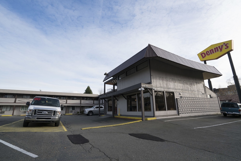 Seatac Inn and Airport Parking 5/44