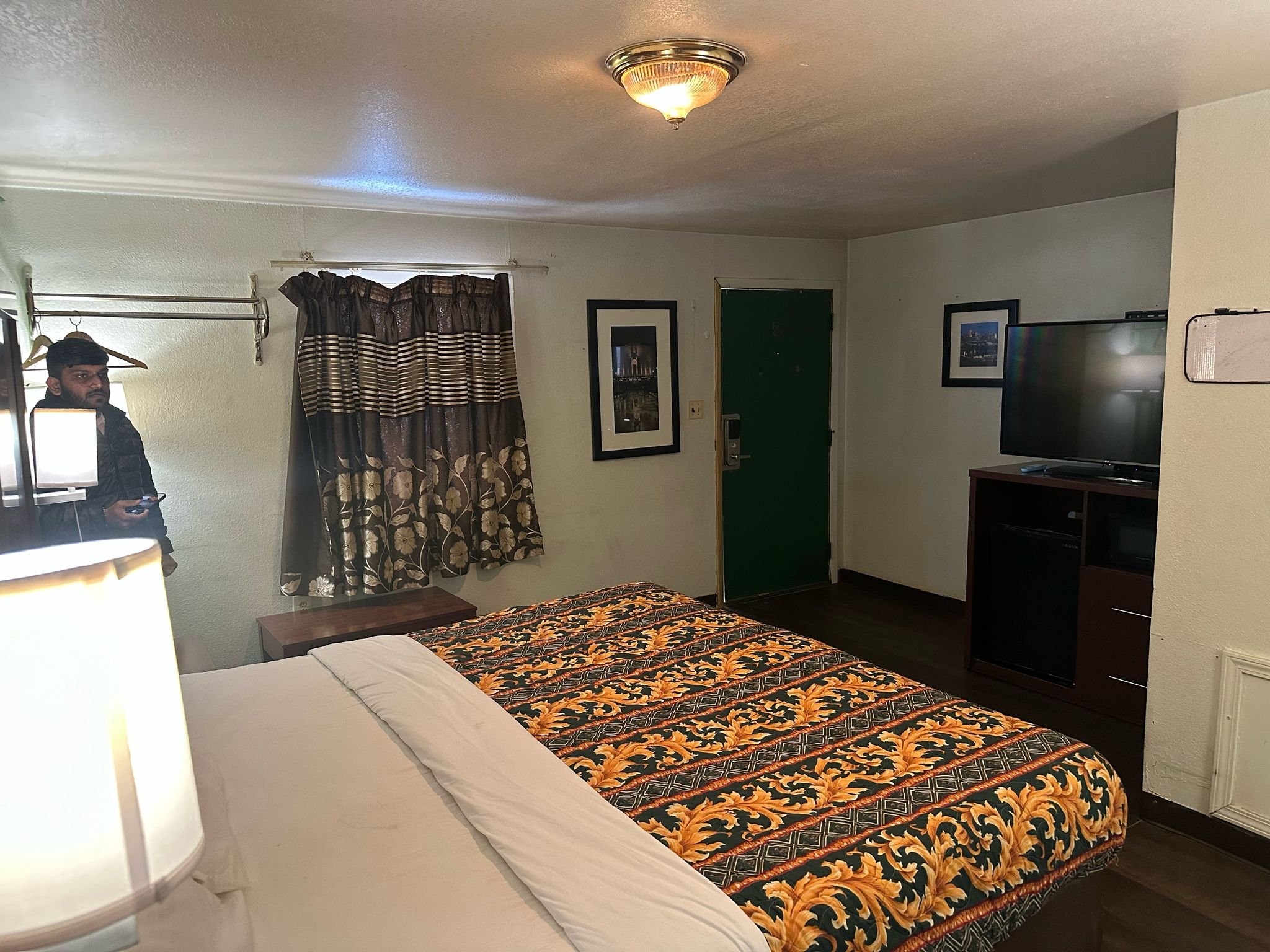 Hillcrest Motel by Oyo Aurora near Lawrenceburg 22/35