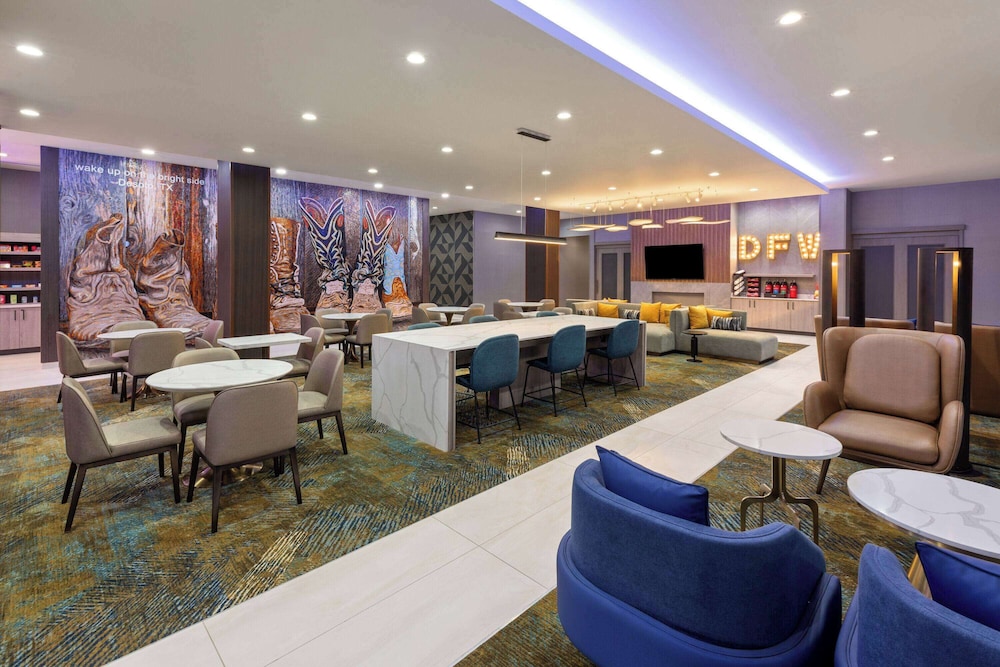 La Quinta Inn & Suites by Wyndham DeSoto 36/44