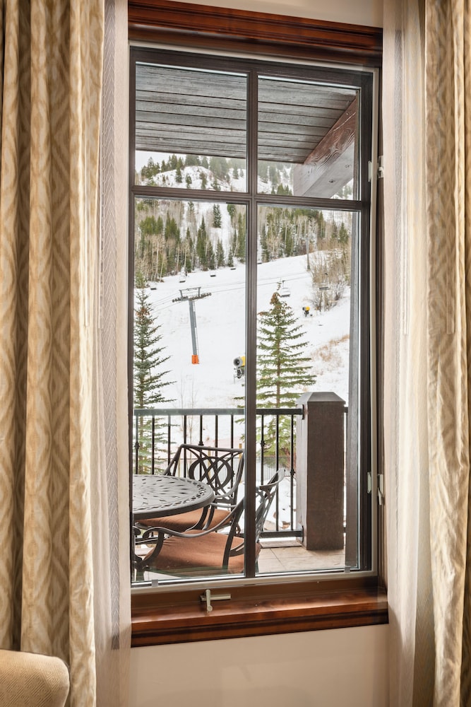 Ritz-Carlton Club, Aspen Highlands by Frias 28/50