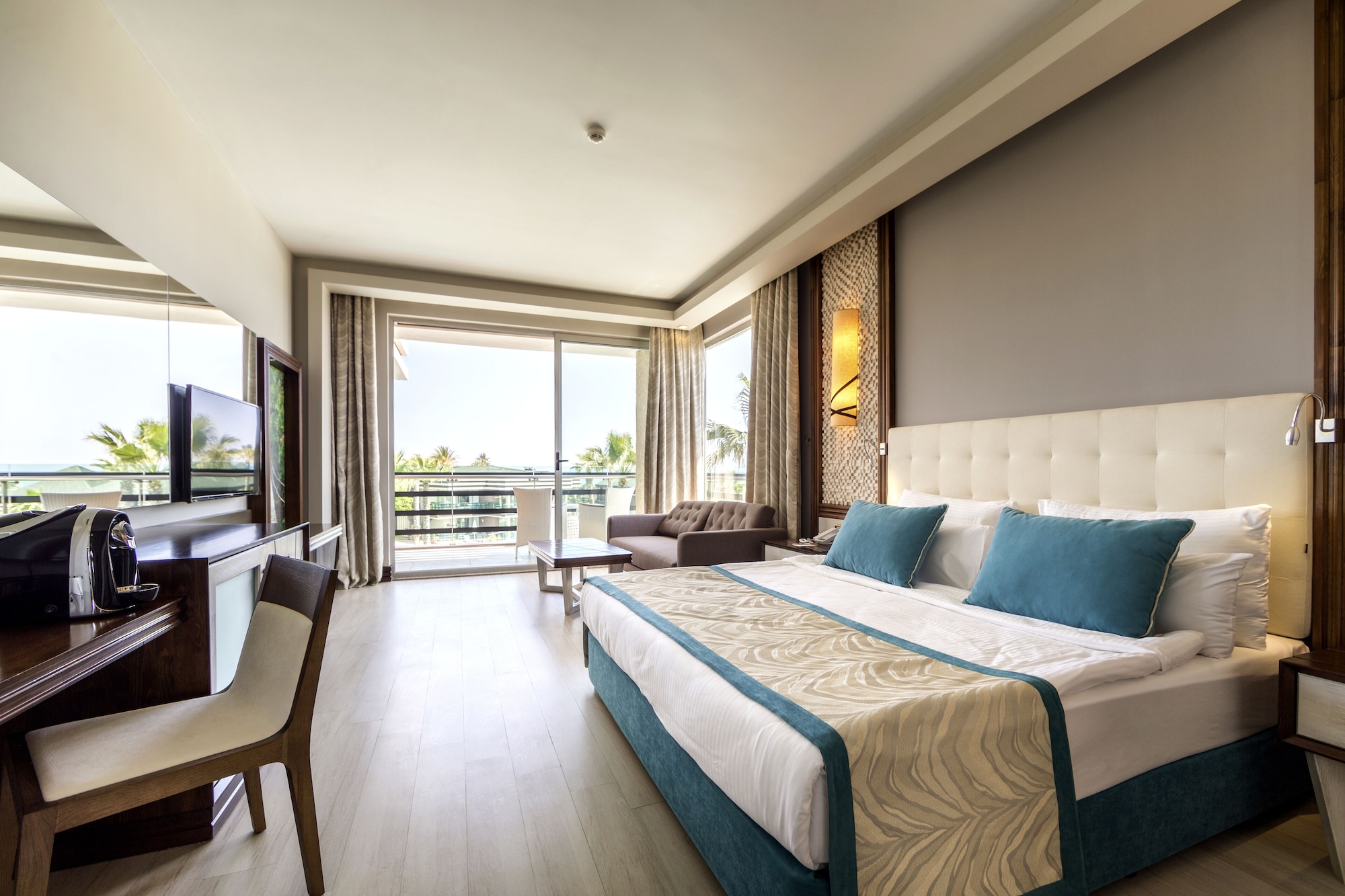 LAGOON, SUITE