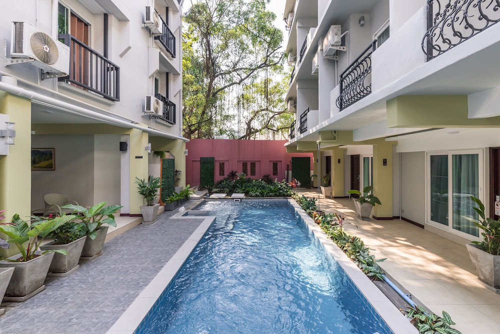 COZYTEL CHIANGMAI 61/66