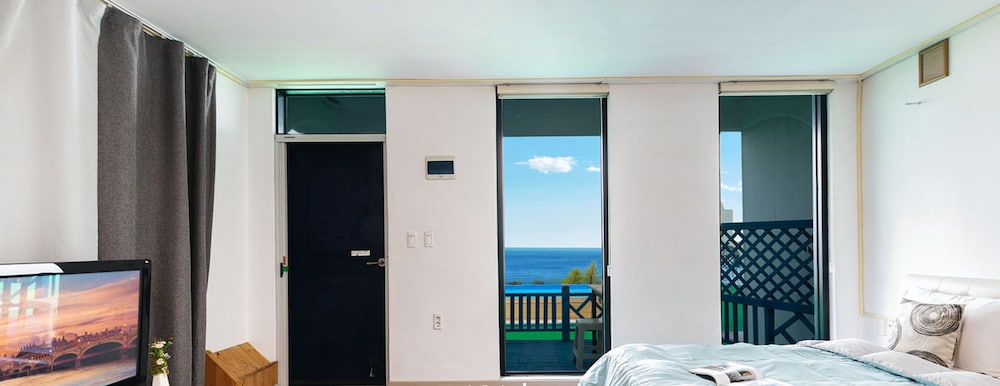 Namhae Santorini N Pension 7/50