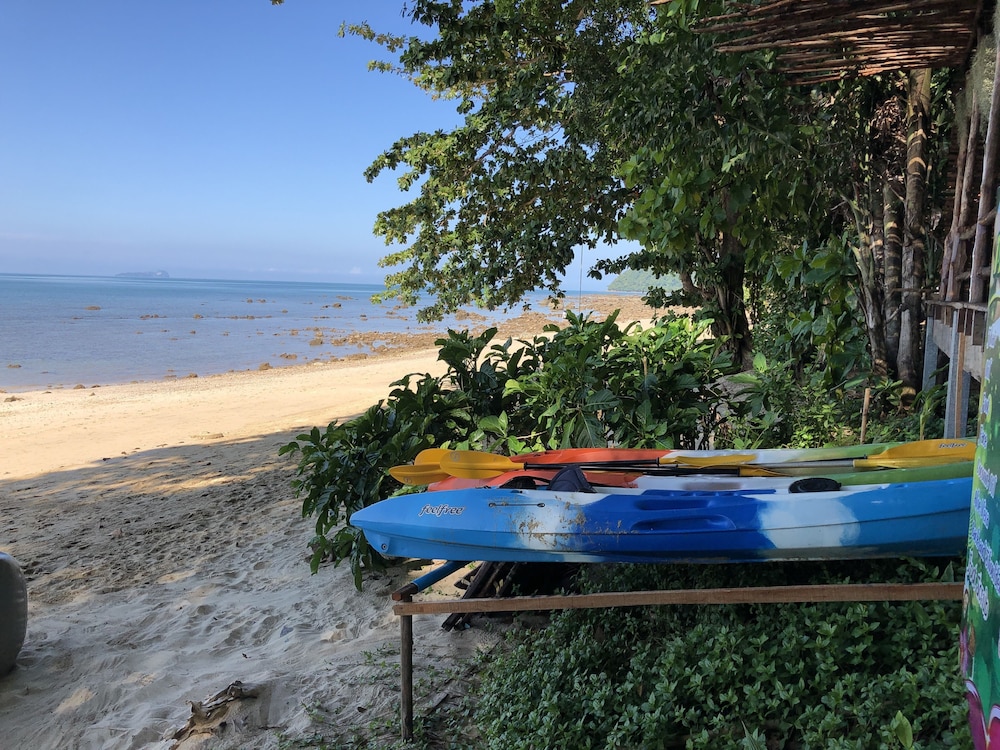 Koh Jum Ocean Beach Resort 25/50