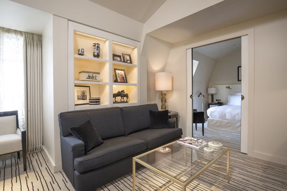 Hotel Montaigne 40/69
