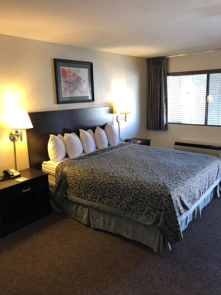Days Inn By Wyndham Camarillo - Ventura 9/30
