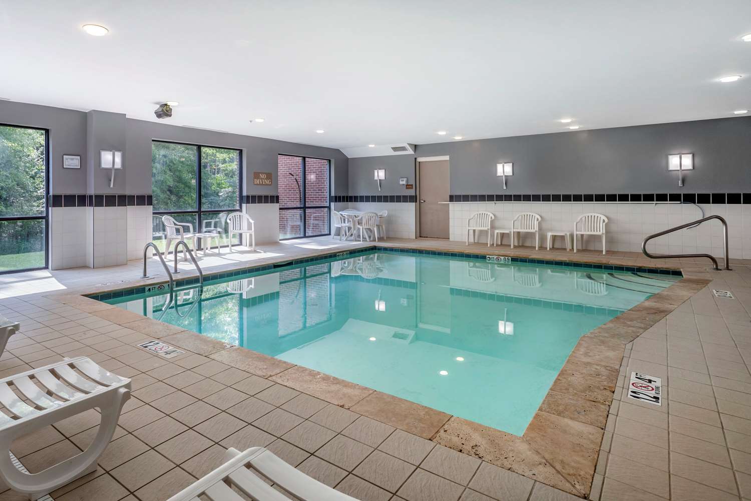 Comfort Suites Manchester 20/41