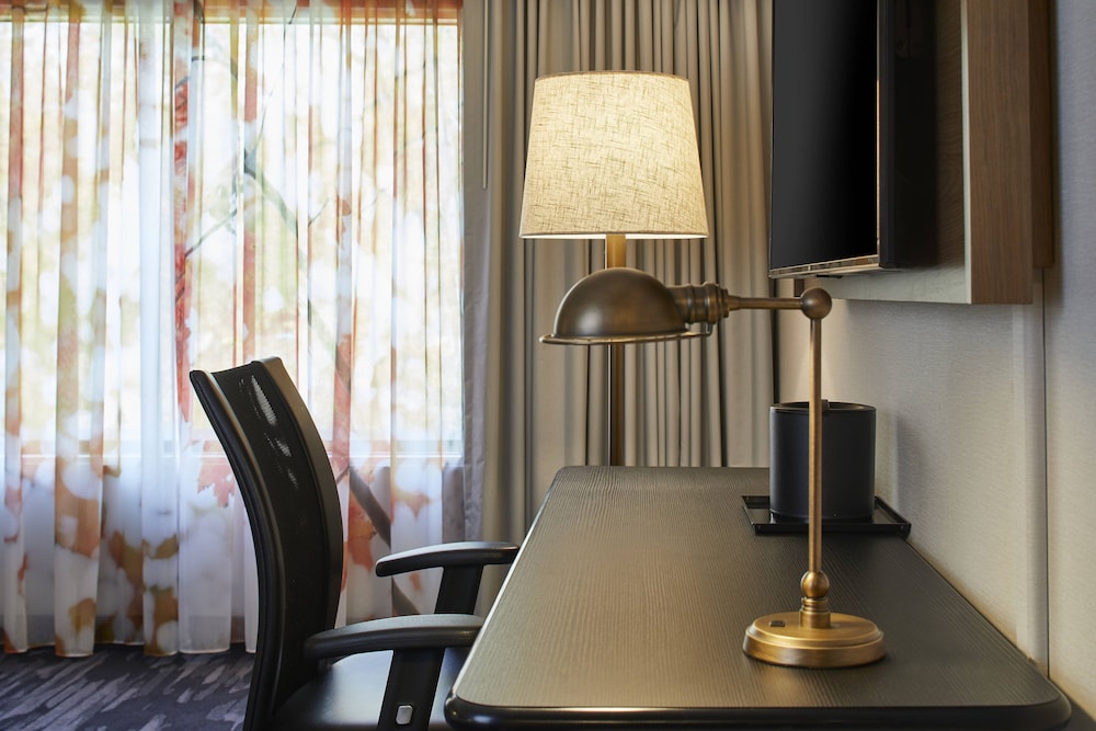 Fairfield Inn & Suites Albany Airport 40/41