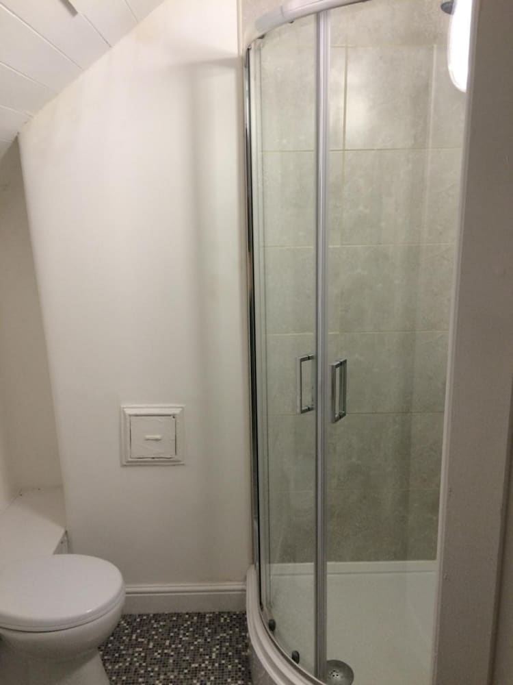Regent Serviced Suites 24/26