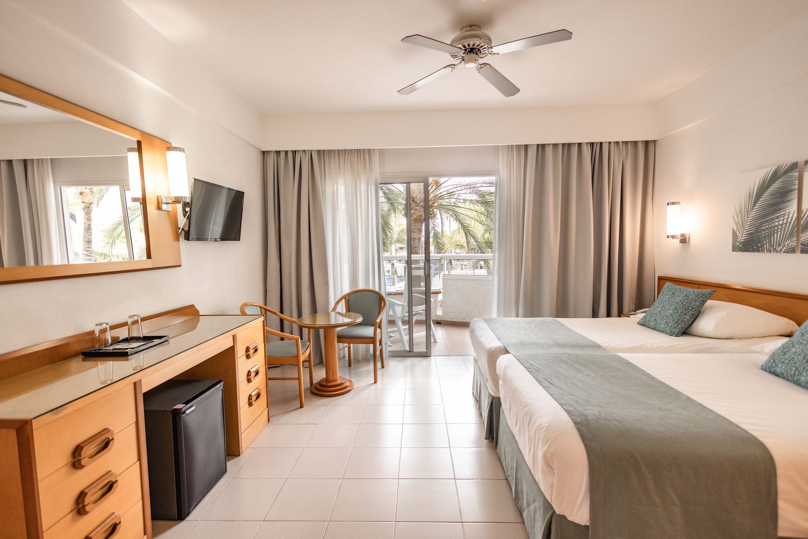 SUPERIOR, DOUBLE BED, POOL VIEW, BALCONY