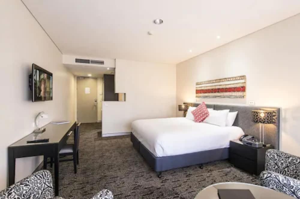 The Colmslie Hotel 18/50