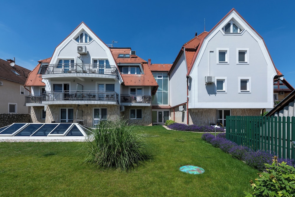 Holiday Club Heviz 45/50