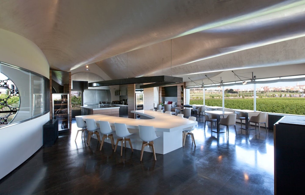 Cava Hotel Mastinell 47/68