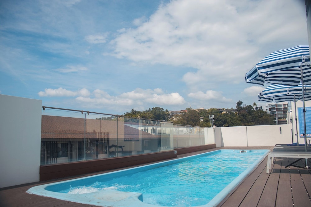 The Blue Pearl Kata Hotel 47/66