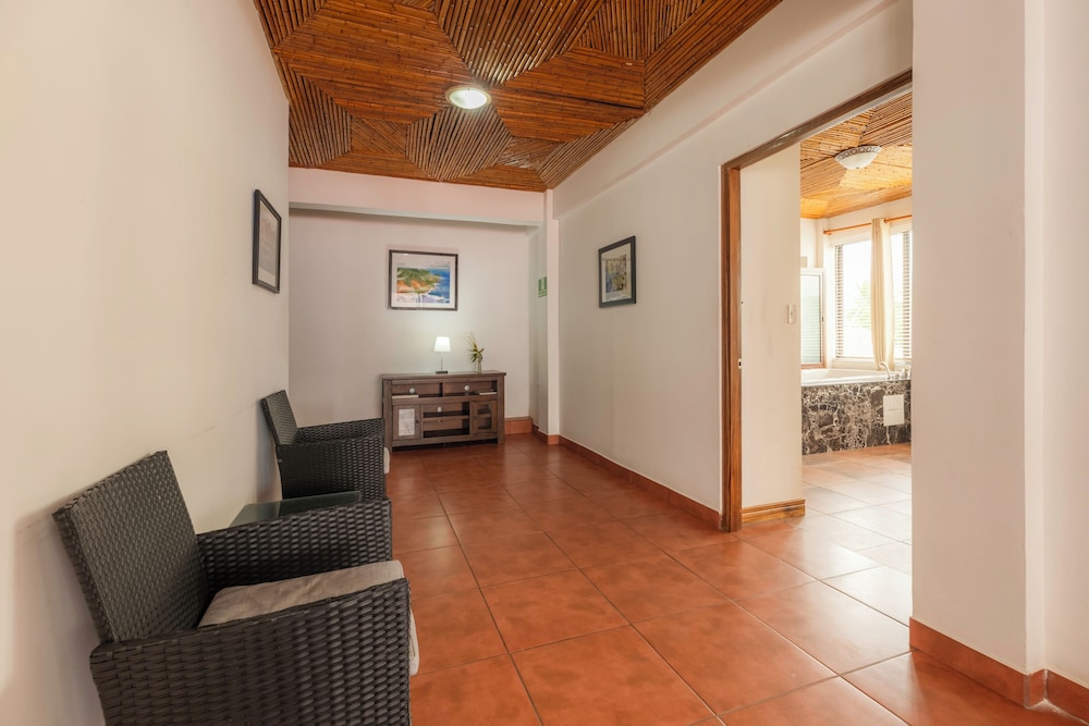 Jacó Laguna Resort and Beach Club 46/68