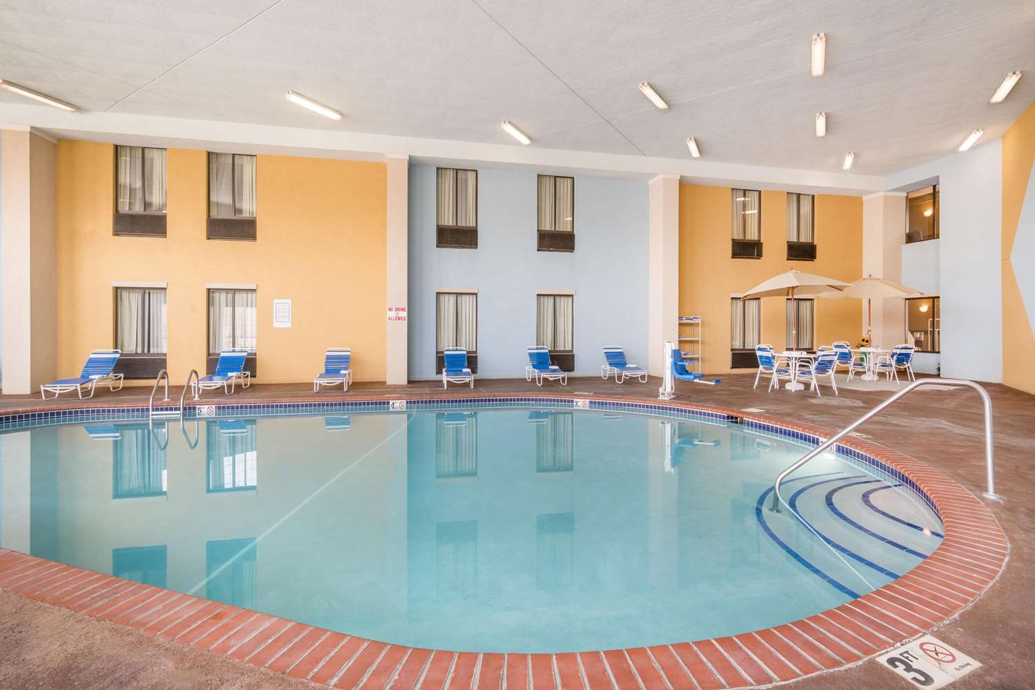 Americinn By Wyndham Johnston Des Moines 21/41