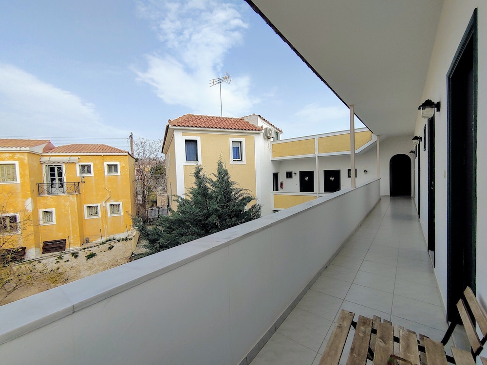 Aegina Hotel 72/73