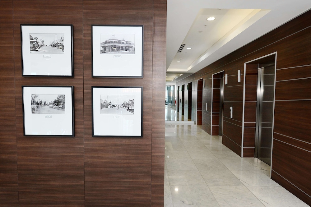 Oaks Gladstone Grand Hotel 31/72