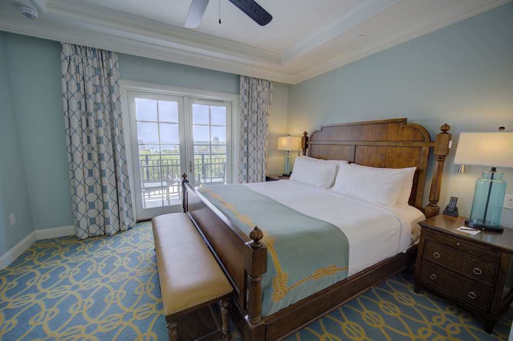1 BEDROOM, SUITE, KING BED, POOL VIEW