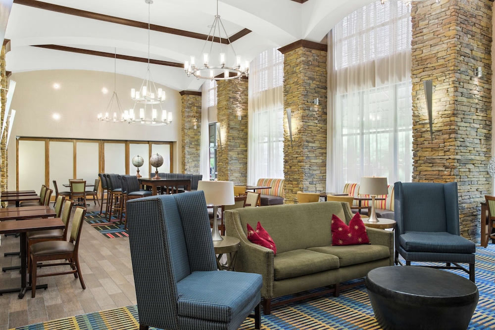 Hampton Inn Columbus South Fort Moore 23/33