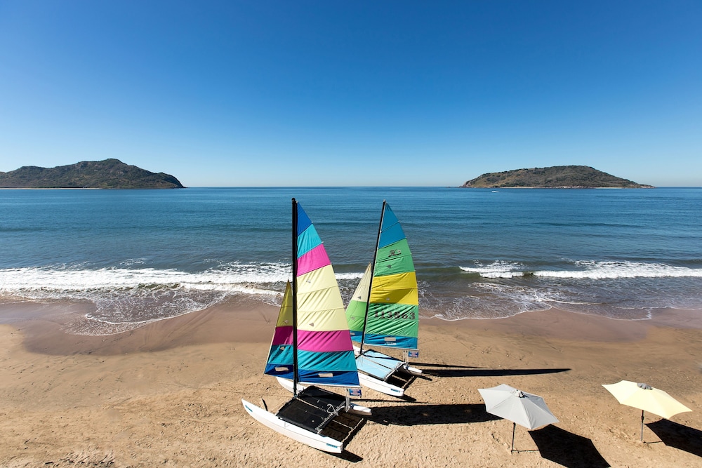 Costa De Oro Beach Hotel 38/50