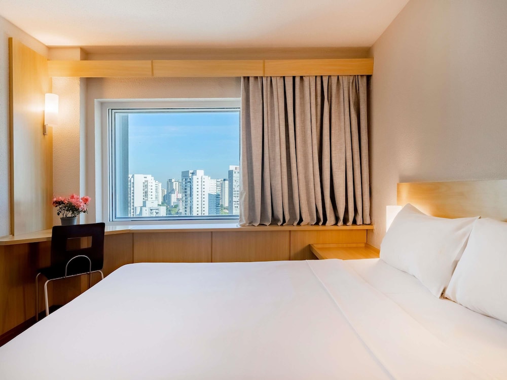STANDARD, DOUBLE BED, ACCESSIBLE