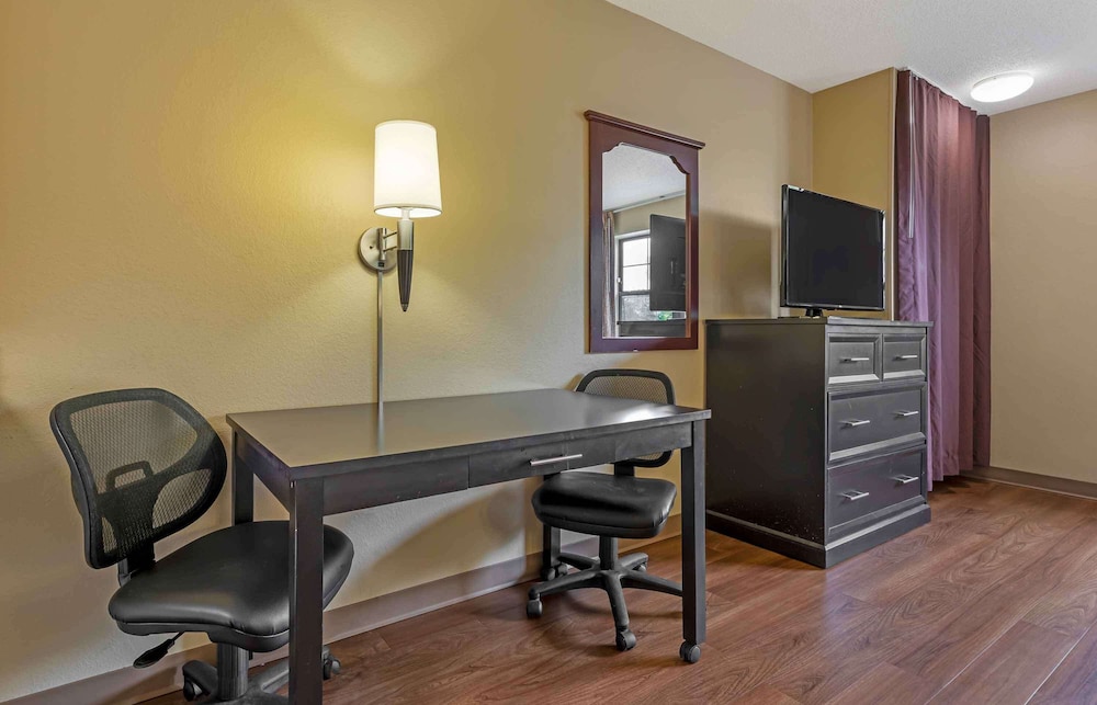 Extended Stay America Bloomington - Normal 33/48